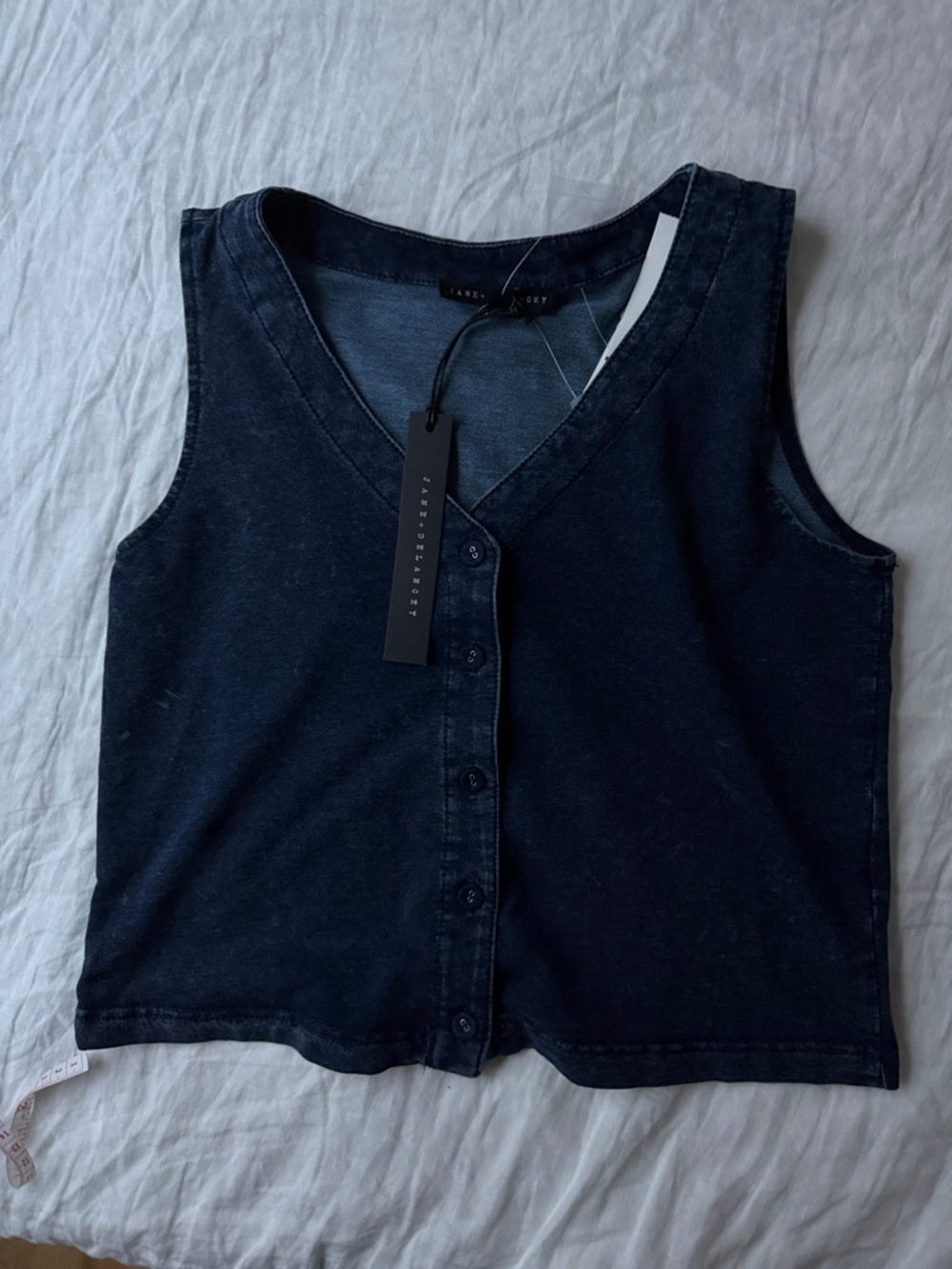 Jane and Delancey Black Button-Front V-Neck Tank